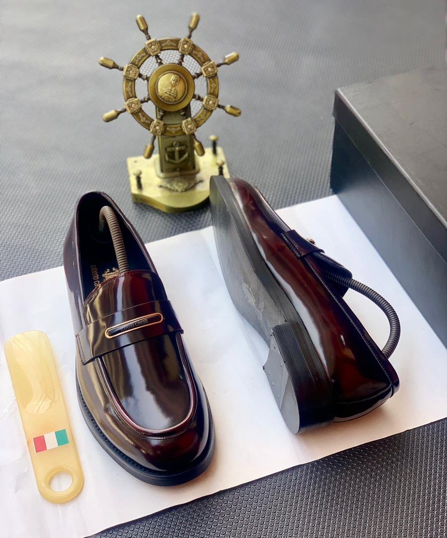 Gold-Tone-Buckle-Luxury-Designer-Shoes.jpg Gold Tone Buckle Luxury Designer Shoes - Image 1
