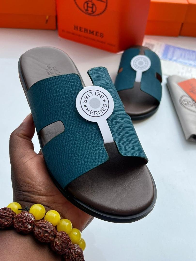 Hermes-Izmir-Green-Epsom-Leather-Sandals.jpg Hermès Izmir Green Epsom Leather Sandals - Image 1