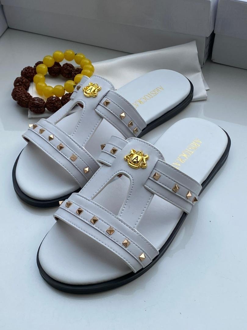 WhatsApp-Image-2026-09-03-at-01.49.43-3.jpeg Aristocrat White Gold Studded Palm Slippers - Image 1