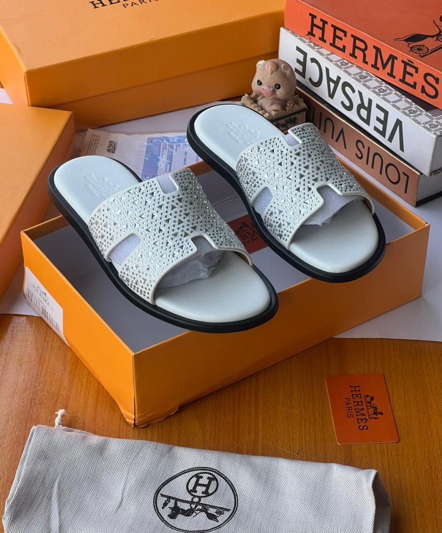 White-Hermes-Cut-Out-Leather-Mens-Sandals.jpg White Hermès Cut-Out Leather Men’s Sandals - Image 1